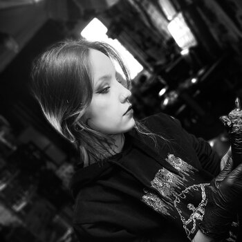 Tattoo artist Fatoş Katrancı