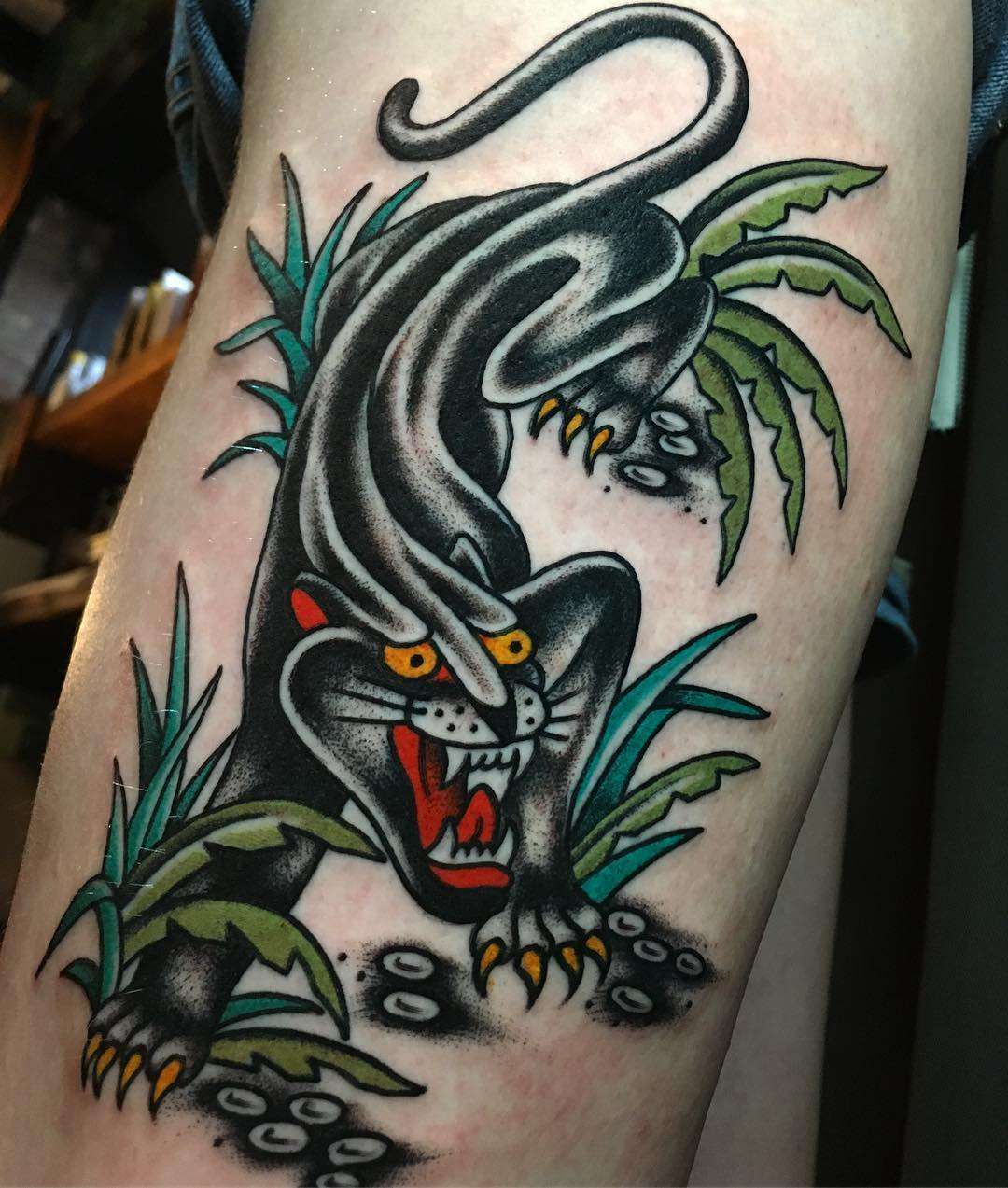 Tattoo artist Britney Goodman, color old school and traditional tattoo | USA