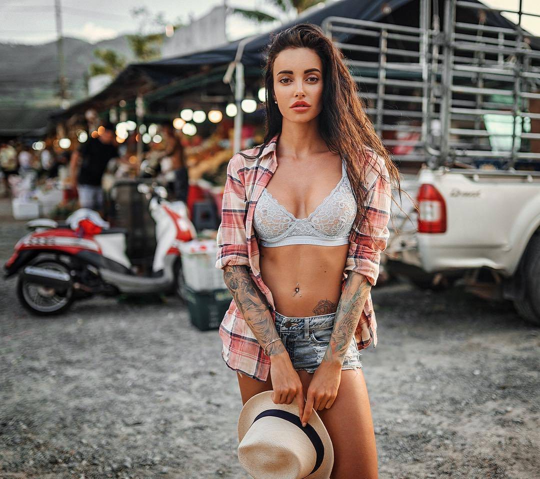 纹身模特安娜·萨哈罗娃，@anya.sugar 纹身女孩 | 圣彼得堡，俄罗斯