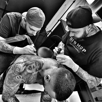 Tattoo artist Kindamo