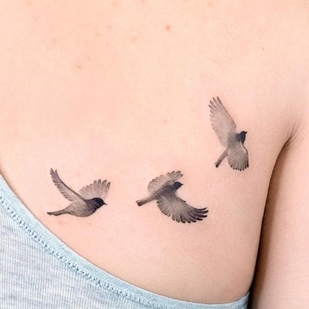 Female Black Miniature tattoo on Back #56881 | Tattoo Artist Choi Yun