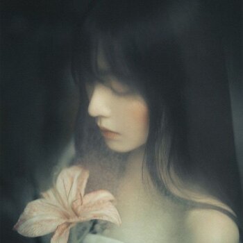 Tattoo artist Dariya Yanushkevich 