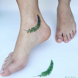 Female Color  tattoo on Foot #1519 | Tattoo Artist Pis Saro