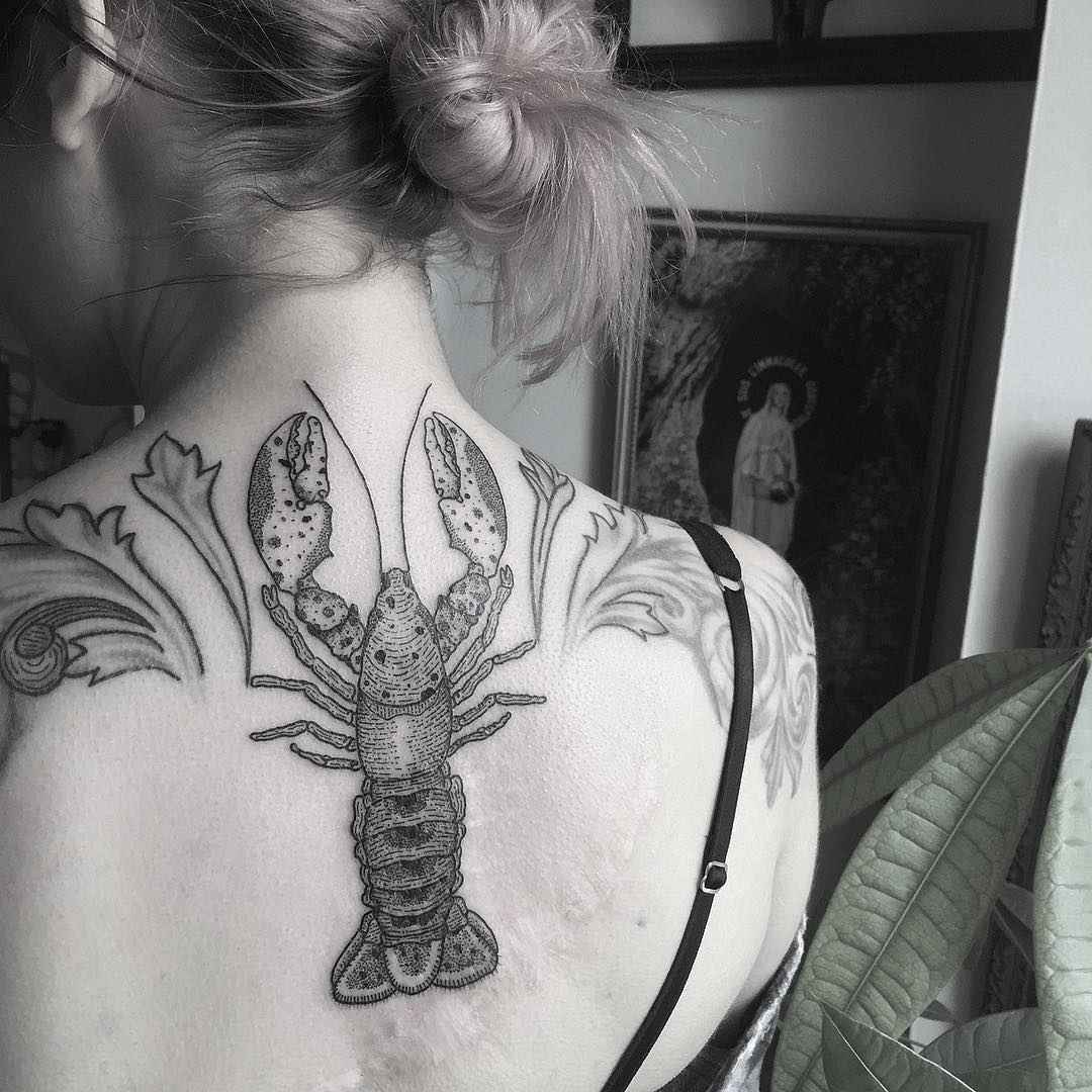 Тату мастер Olivier Casault черно-белая дотворк лайнворк татуировка | Tattoo artist Olivier Casault black dotwork blackwork linework tattoo