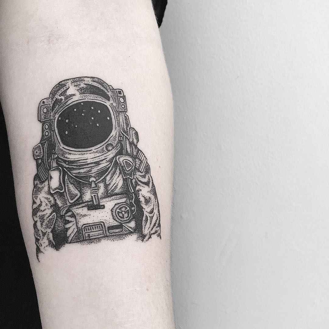 Тату мастер Olivier Casault черно-белая дотворк лайнворк татуировка | Tattoo artist Olivier Casault black dotwork blackwork linework tattoo