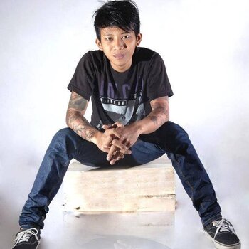 Tattoo artist Akbar Tawakkal