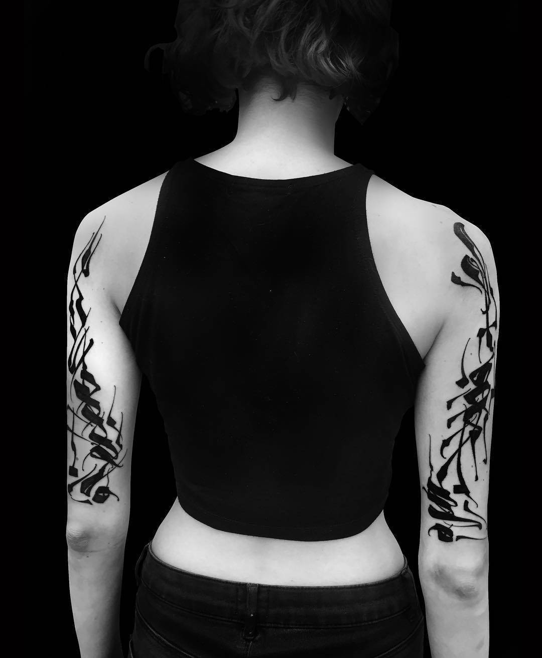 纹身艺术家Gordon Lettuce，作者风格的抽象黑工纹身 | 英国