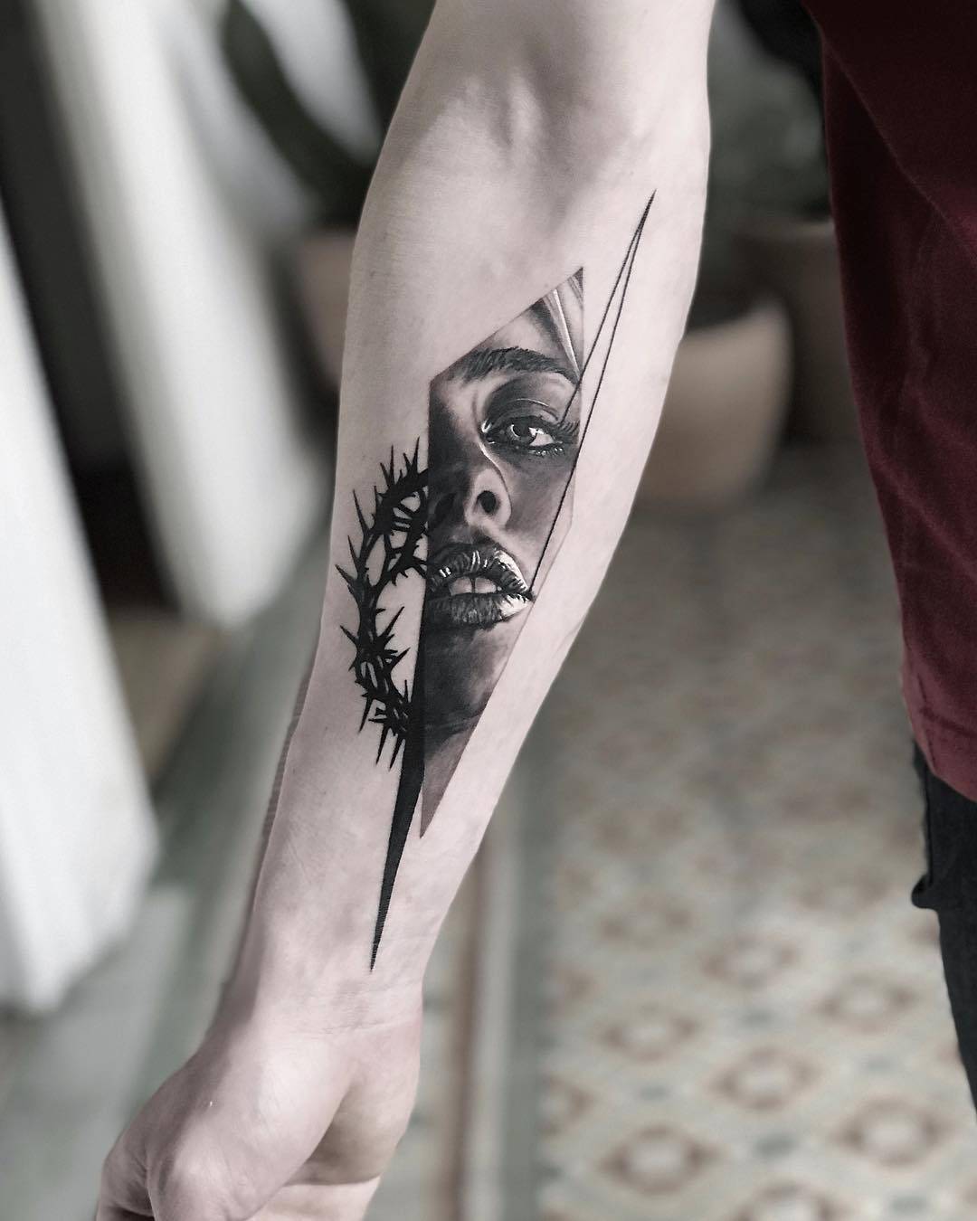 Tattoo artist Victor del Fueyo de la Torre, authors style black and grey abstract tattoo, realism | Spain