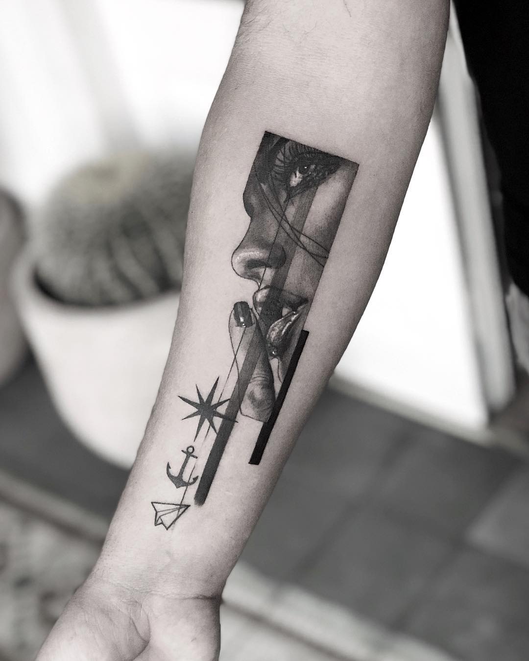 Tattoo artist Victor del Fueyo de la Torre, authors style black and grey abstract tattoo, realism | Spain