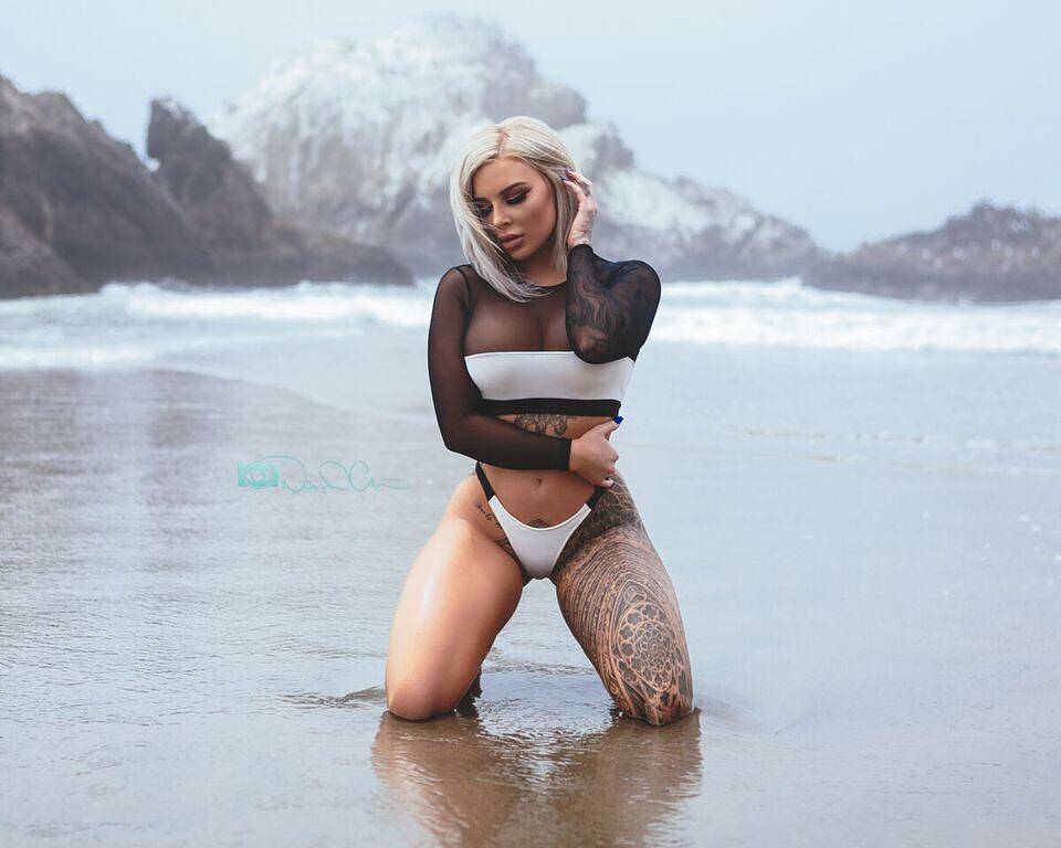 Tattooed model Ellie Rayne, alternative photo model, inked girl | USA