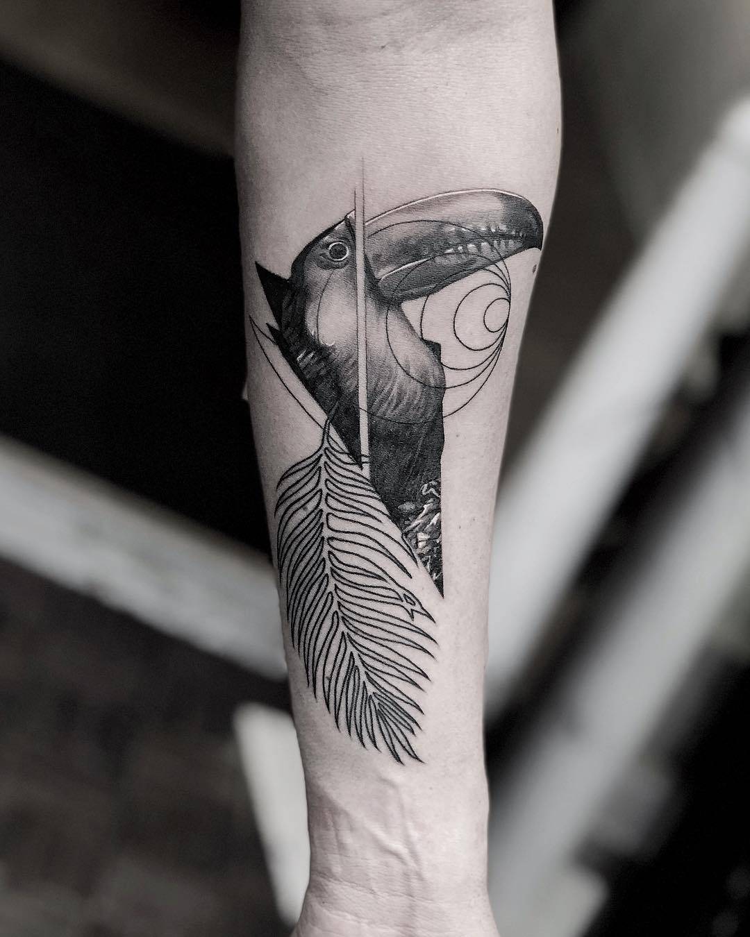 Tattoo artist Victor del Fueyo de la Torre, authors style black and grey abstract tattoo, realism | Spain