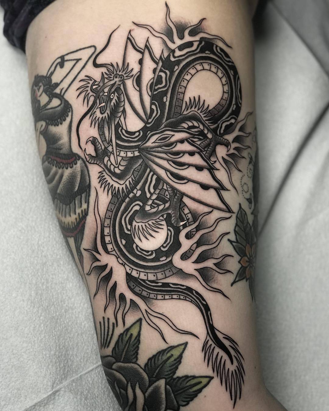 Tattoo artist Javier Betancourt, black old school traditional tattoo | USA