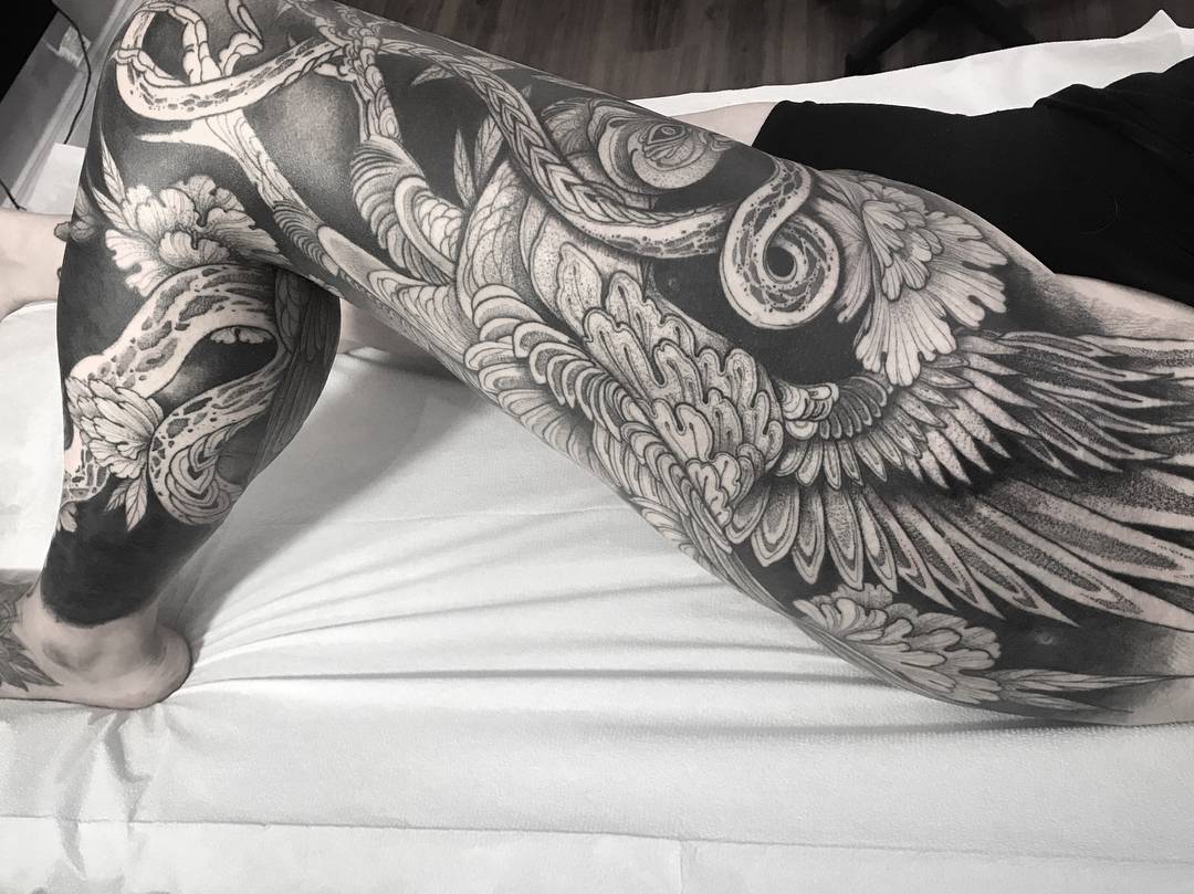 纹身艺术家Nomi Chi，作者风格的黑色纹身 | 加拿大，温哥华