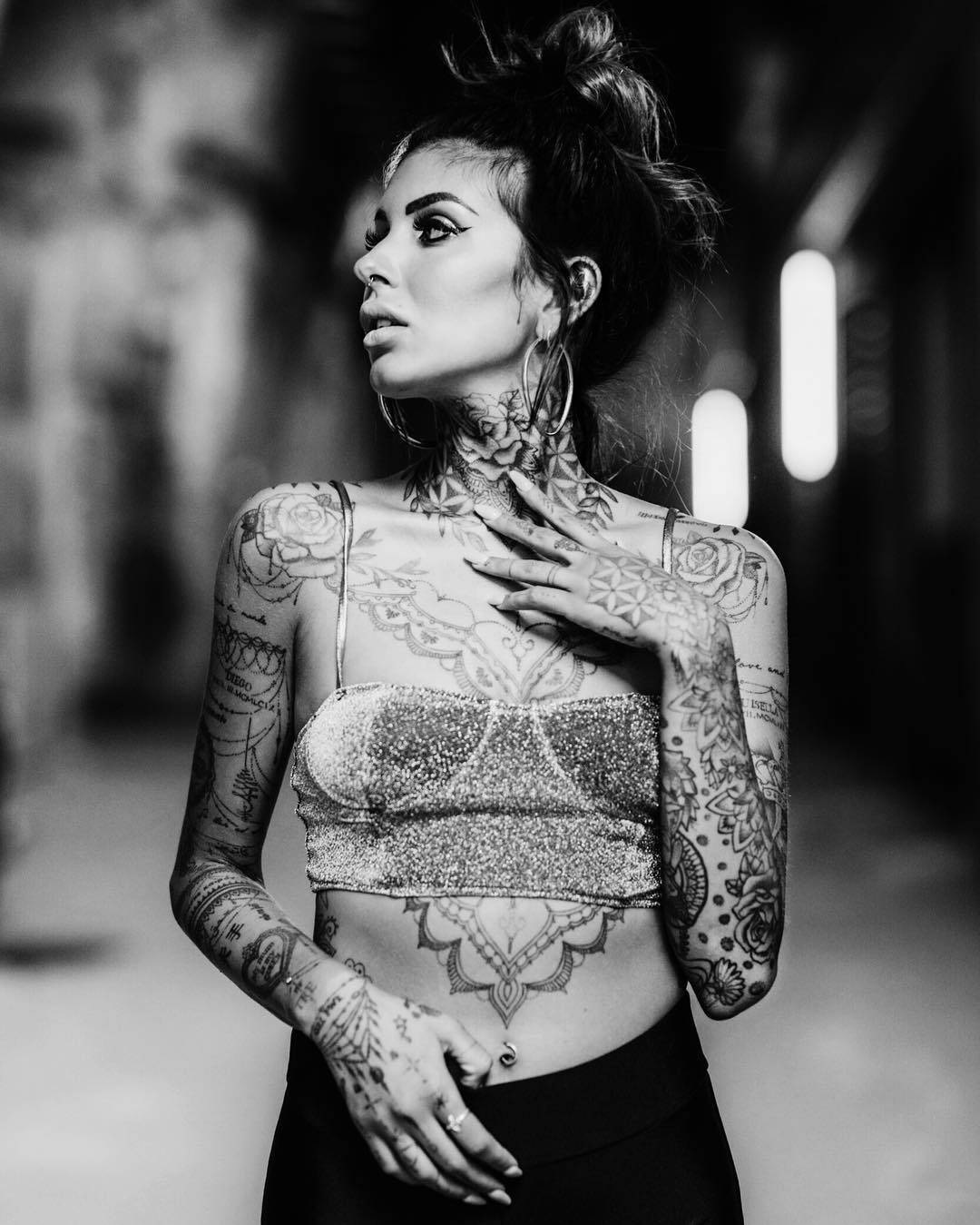 Modelo tatuada Giada Longo, modelo fotográfico alternativo tatuado, moda, tatuaje para niñas |  Italia