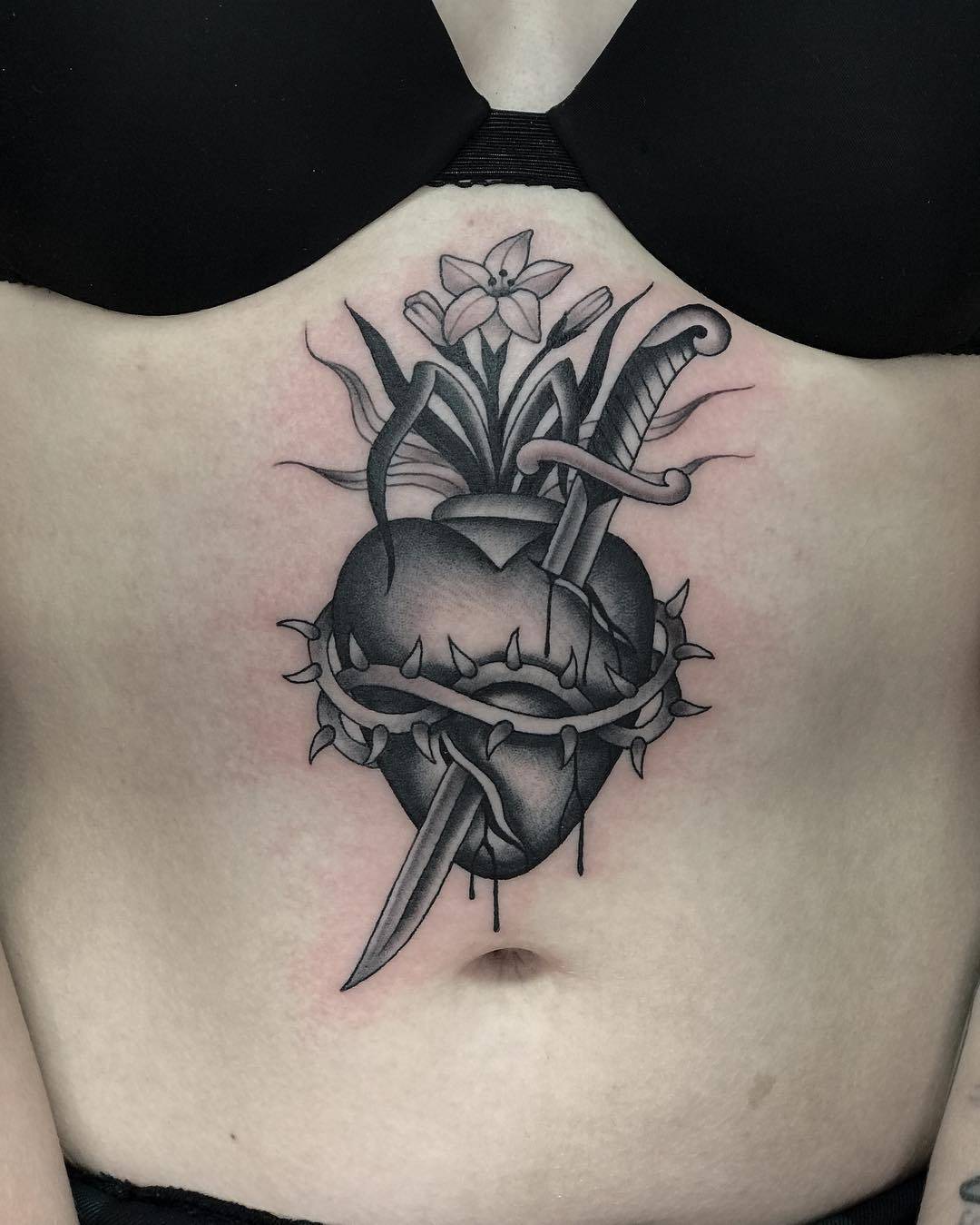 Tattoo artist Javier Betancourt, black old school traditional tattoo | USA