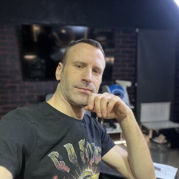 Tattoo artist Roman Krylov
