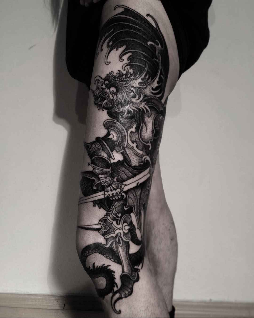 Тату мастер Alexander Grim блэкворк татуировки