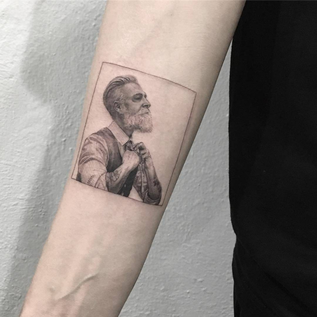Tattoo artist Nal, authors style black&grey realistic minimalistic tattoo | USA