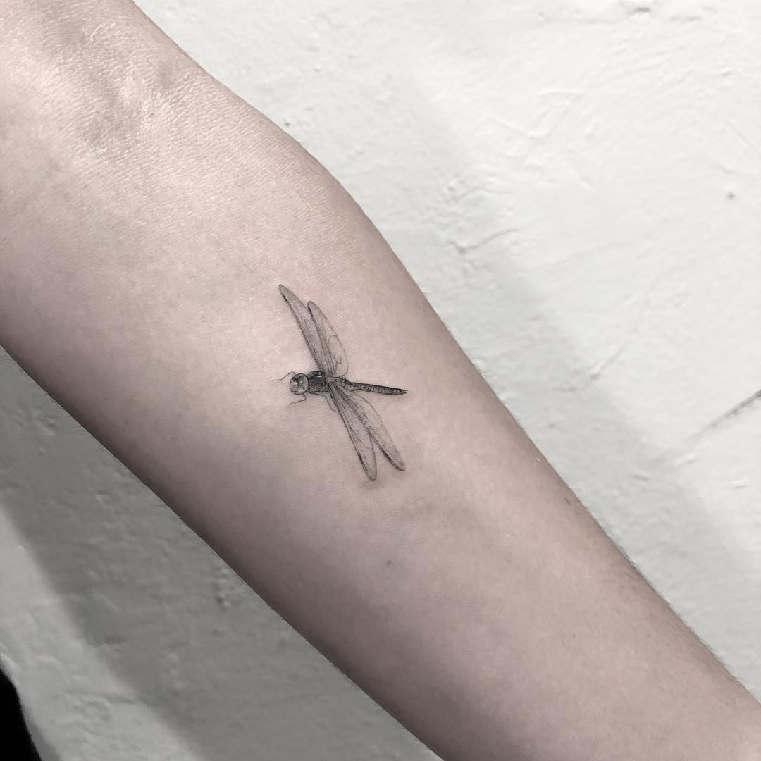 Tattoo artist Nal, authors style black&grey realistic minimalistic tattoo | USA