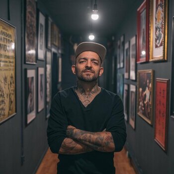 Tattoo artist Tomas Šaray