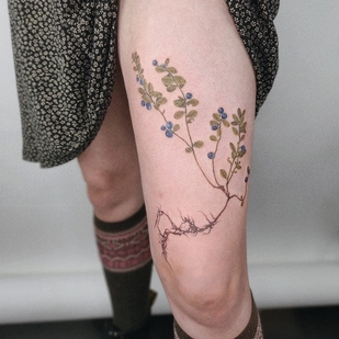 Female Color Botanical tattoo on Thigh #59060 | Tattoo Artist Kseniya Darmaeva