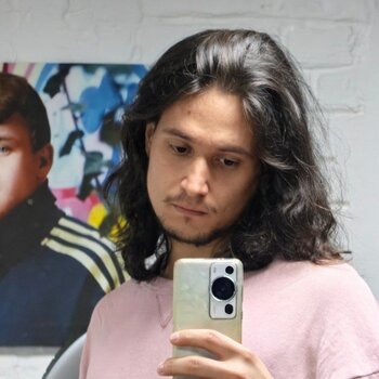 Tattoo artist Daniil Holodkov