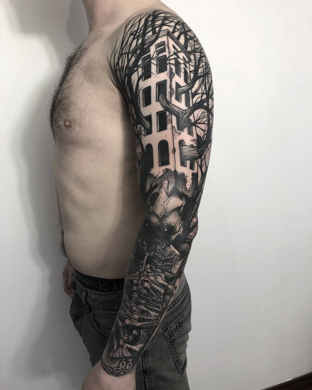 Tattoo艺术家Patryk Chybowski，作者风格的超现实黑色作品纹身 | 波兰华沙