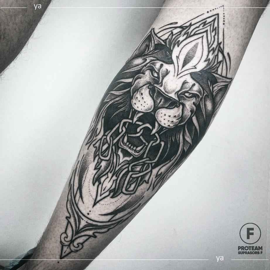 Tattoo artist Anastasiya Yatsson black dotwork linework authors design tattoo | Moscow, Russia