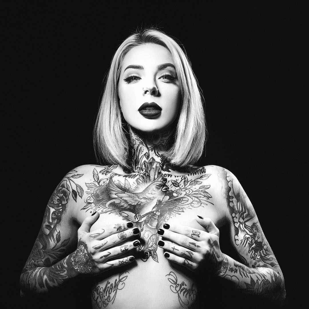 Modelo de tatuaje femenino Madison Skye |  modelo alternativo de Canadá