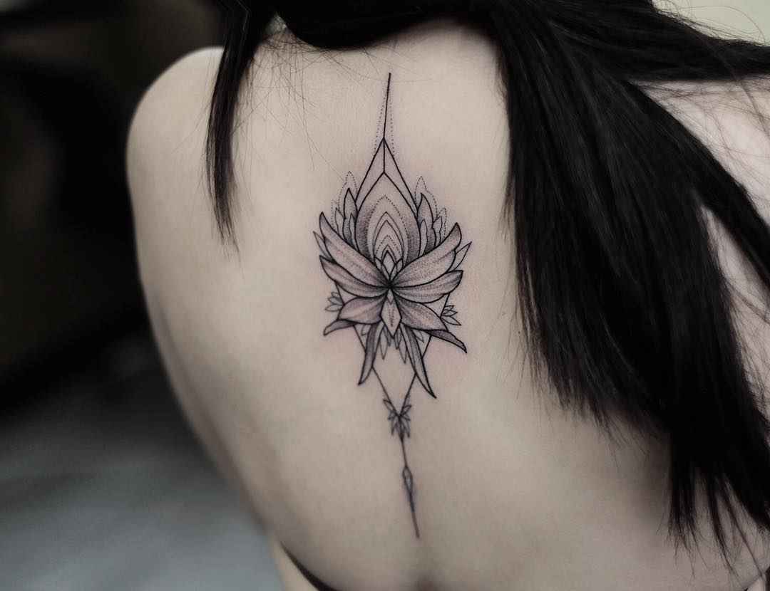 Tattoo artist Sasha Masiuk linework dotwork tattoo