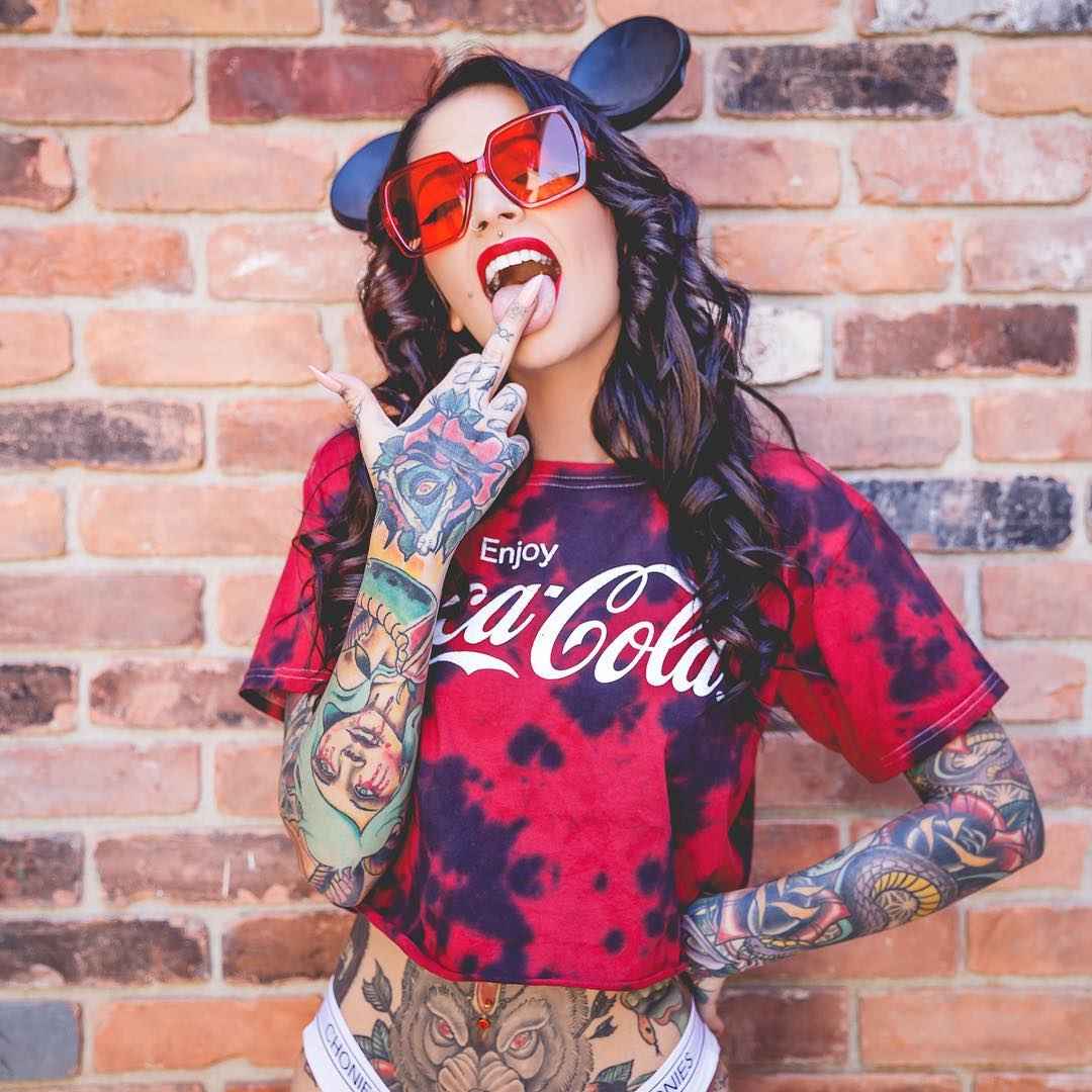 Modelo tatuada Angela Mazzanti, modelo de fotografía alternativa, chica tatuada |  EE.UU