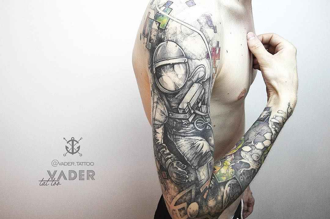 Tattoo artist Tatiana Vader authors dotwork watercolor tattoo | Saint Petersburg, Russia