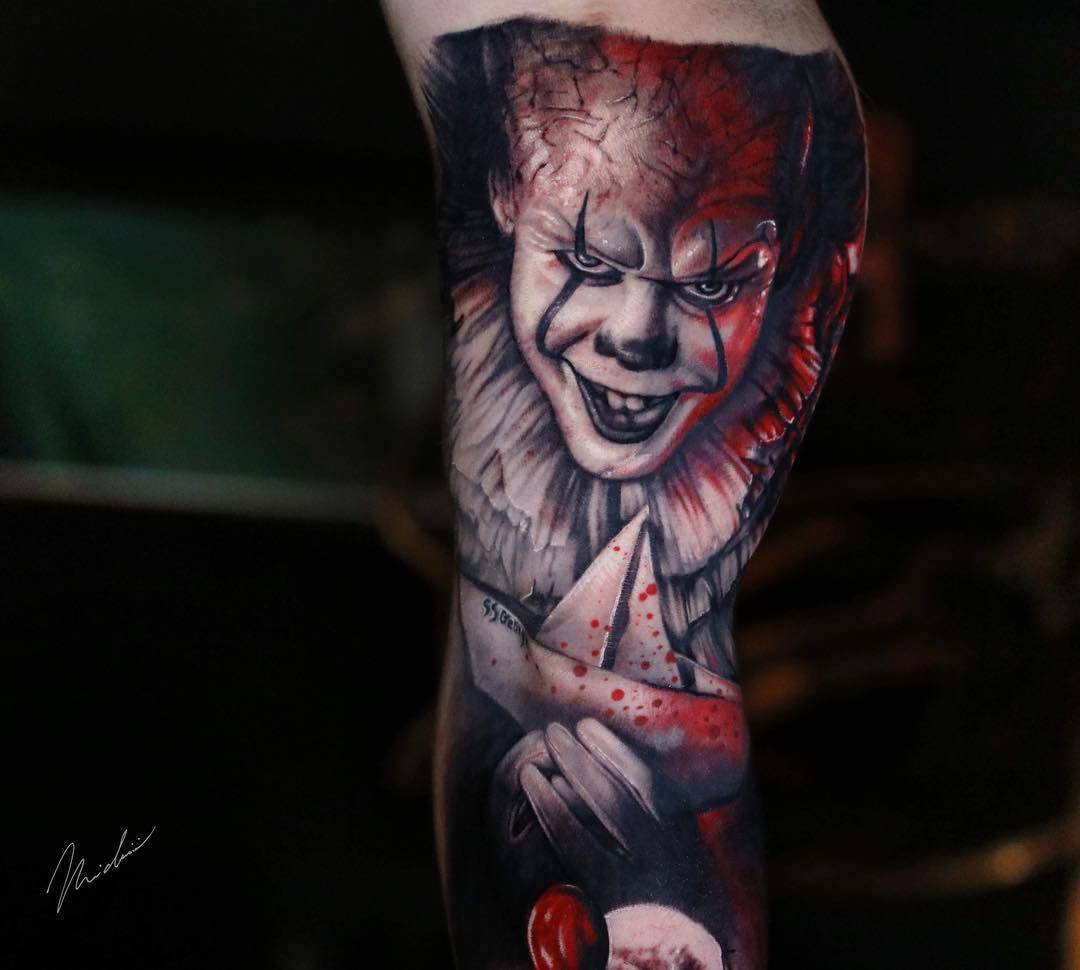 纹身艺术家Michael Cloutier，IT黑灰色搭配红色肖像写实纹身 | 加拿大魁北克