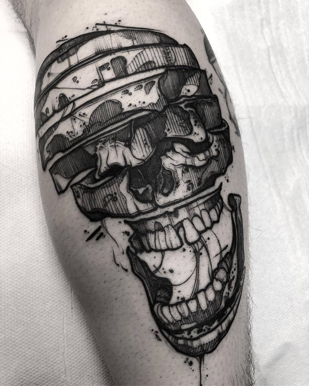 Tattoo artist Kévin Plane, black sketch tattoo | France