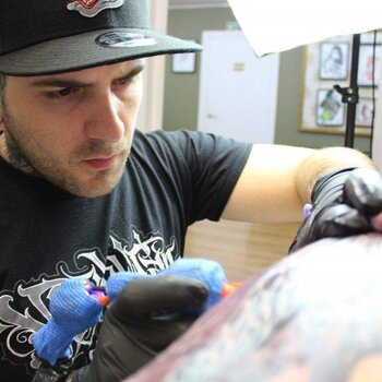 Tattoo artist Victor Chil