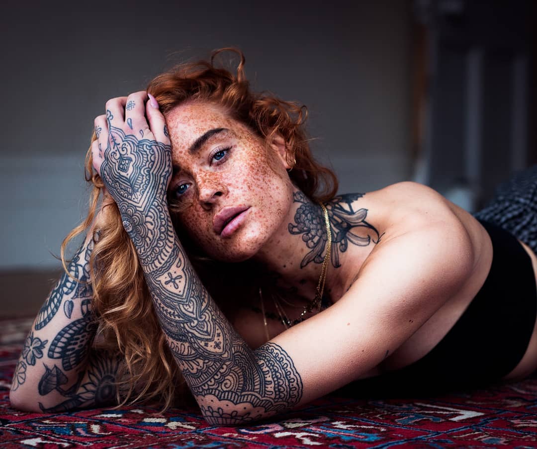 Tattooed model Polly Ellens, girl with tattoo, alternative photo model | London, United Kingdom