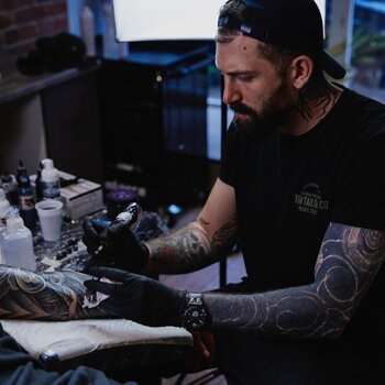 Tattoo artist Arthur Black