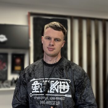 Tattoo artist Artem Arion