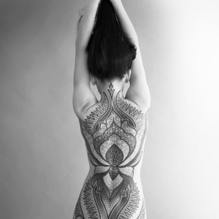 Female Black and Grey Geometric tattoo on Back #76101 | Tattoo Artist Maksim Zhuravlev