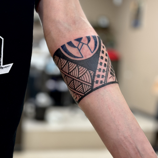 Male Color Polynesian tattoo on Forearm #82453 | Tattoo Artist Maxim Parhomenko