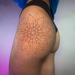Female Black Ornamental tattoo on Thigh #83158 | Tattoo Artist Ekaterina Maximova