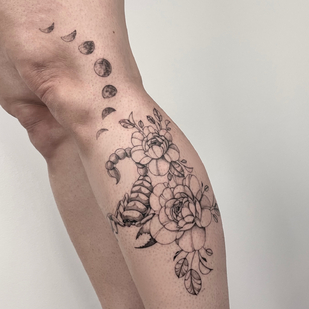 Female Black  tattoo on Leg #86703 | Tattoo Artist Daria Galina