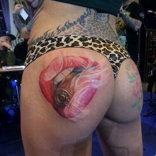 Female Color Realism tattoo on Thigh #88152 | Tattoo Artist Evgeniy Bobin