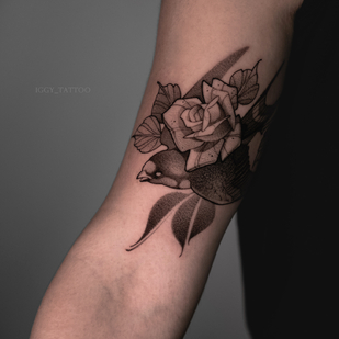 Female Black Graphic tattoo on Shoulder #87700 | Tattoo Artist Igor Hacayuk