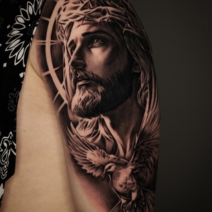 Male Black Realism tattoo on Shoulder #95157 | Tattoo Artist Spray Gun