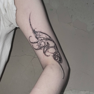 Female Black Author's Style tattoo on Shoulder #94425 | Tattoo Artist nunichego shtyrikova