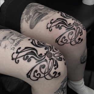 Female Black Author's Style tattoo on Leg #94445 | Tattoo Artist nunichego shtyrikova