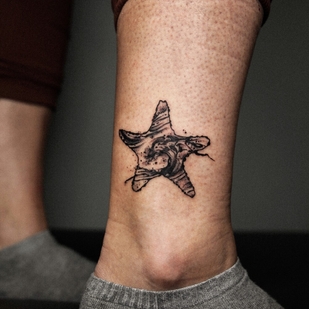 Female Black Abstract tattoo on Leg #99071 | Tattoo Artist Daria Duck