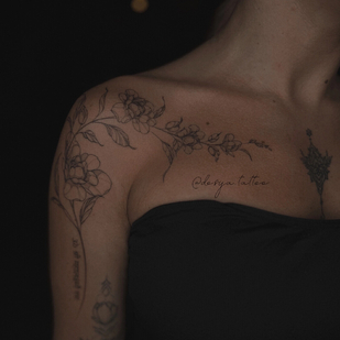 Female Black  tattoo on Collarbone #96857 | Tattoo Artist Dariya Salmanova