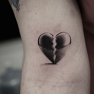 Male Black and Grey Miniature tattoo #101129 | Tattoo Artist Mariya Rodchin
